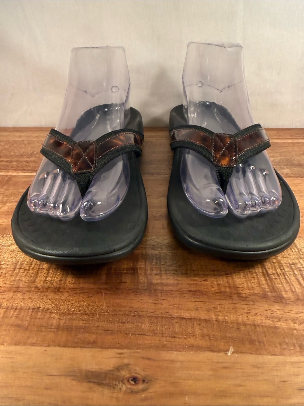 Vionic Tide II Sandals in Brown and Black Size 7 - Picture 3 of 11